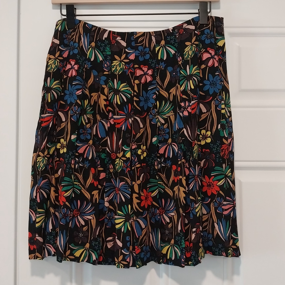 Boden Black Pleated Floral Skirt